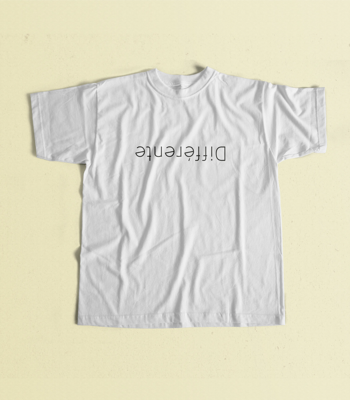 T-Shirt Différente | Unisexe