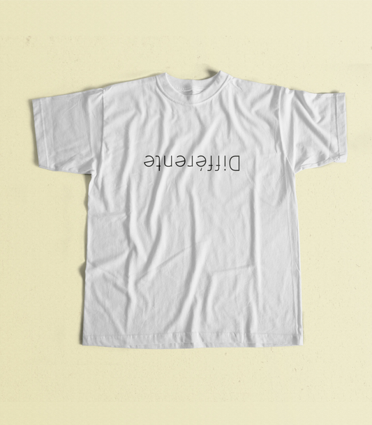 T-Shirt Différente | Unisexe