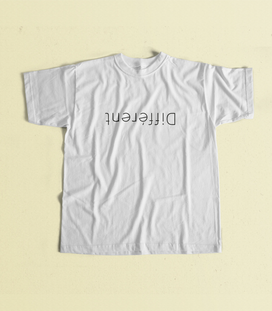 T-Shirt Différent | Unisexe